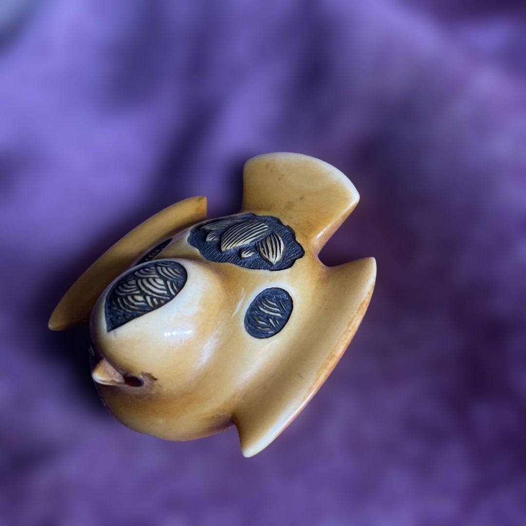 鳥型根付　　時代　　彫刻　骨董　古道具　　緒締　約4✖️4センチ