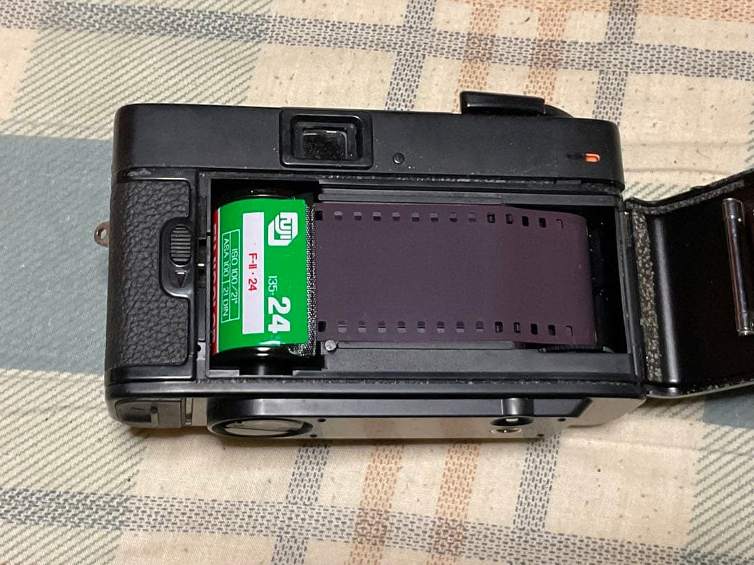 MINOLTA・HI-MATIC・S。ブラックボディ。【カバー付き、昭和レトロ】