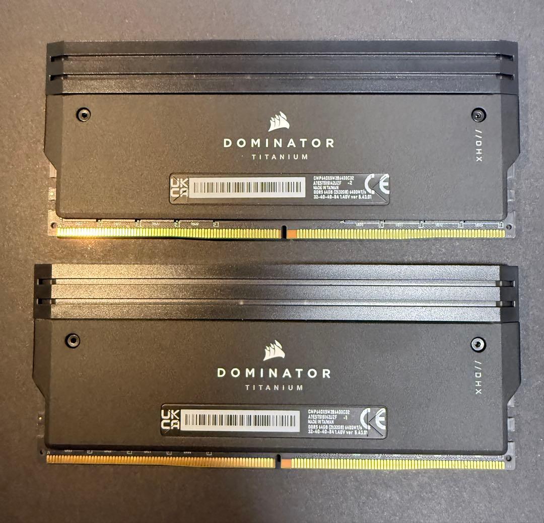 メモリー CORSAIR DOMINATOR TITANIUM DDR5 64GB