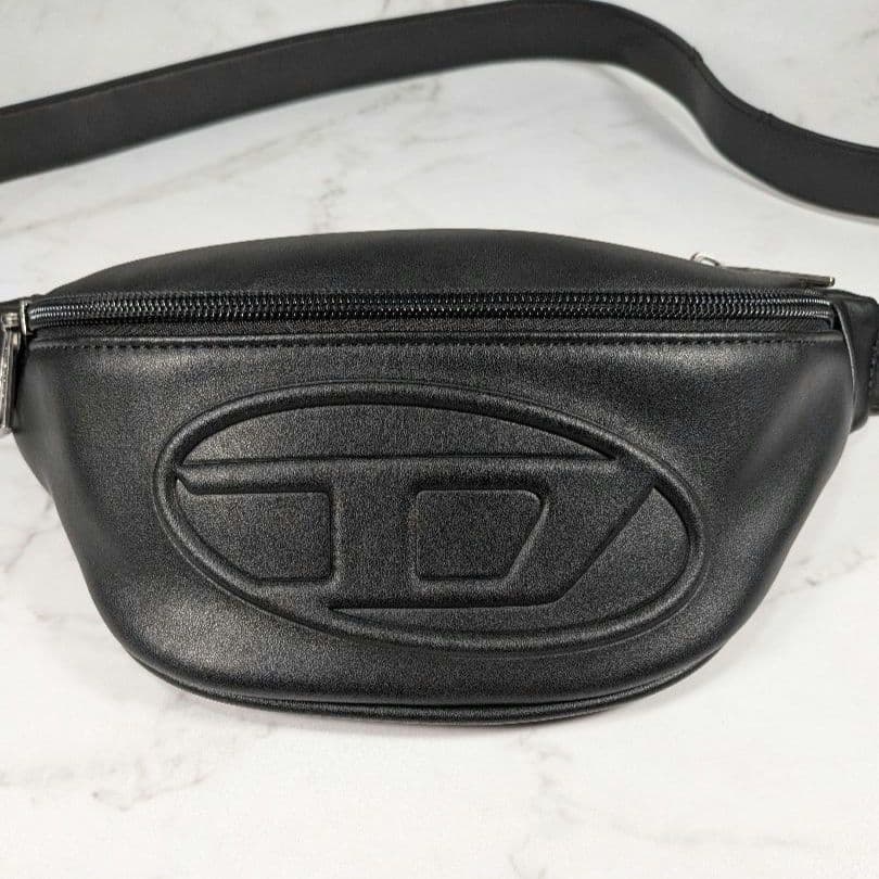 DIESEL ディーゼル エンボスDロゴ ウエストバッグ ボディバッグ 黒