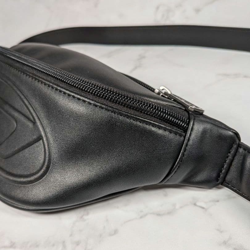 DIESEL ディーゼル エンボスDロゴ ウエストバッグ ボディバッグ 黒