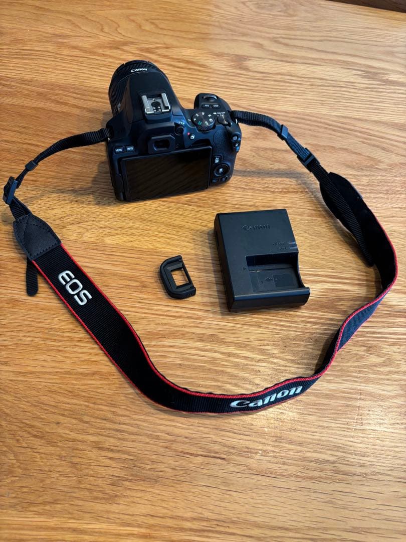 Canon EOS KISS X10 18-55mm デジタル一眼レフカメラ