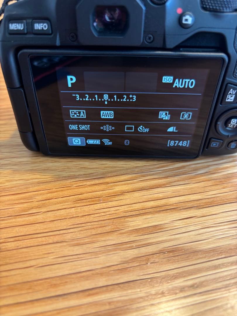 Canon EOS KISS X10 18-55mm デジタル一眼レフカメラ