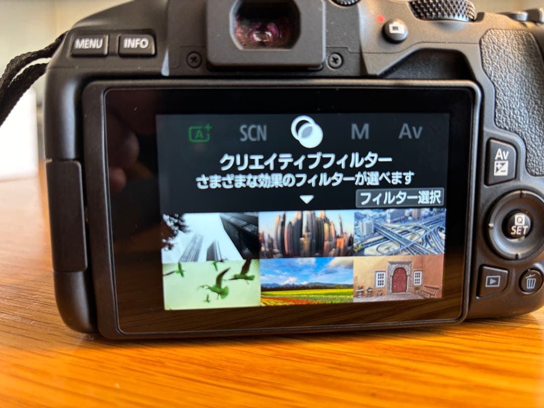 Canon EOS KISS X10 18-55mm デジタル一眼レフカメラ