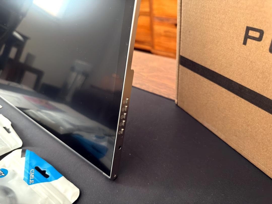 18.4インチ 4Kモバイルモニター MG184-UT01 スタイラスペン対応②