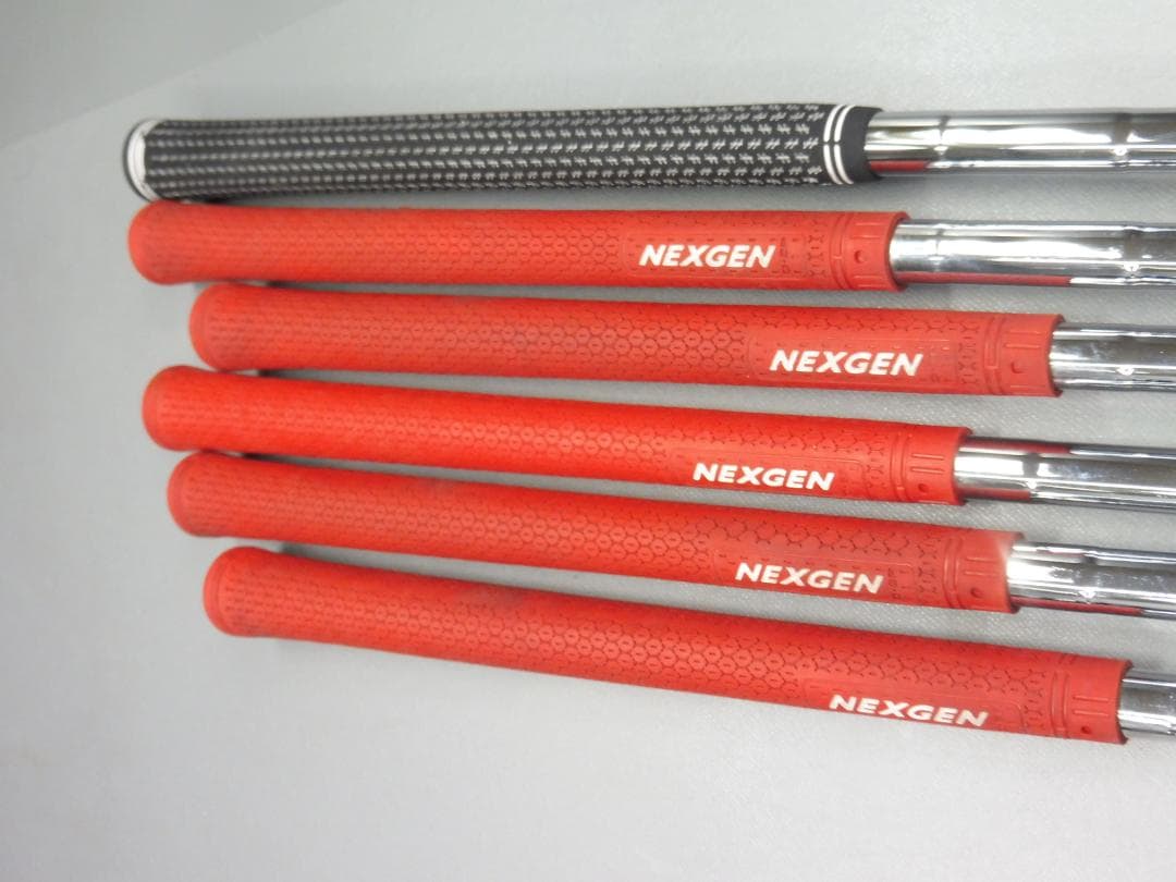 コブラ KING フォージド　TEC-X ブラック　DG　95 S200 ６本