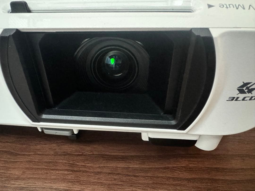 EPSON製 ホームプロジェクター EH-TW650