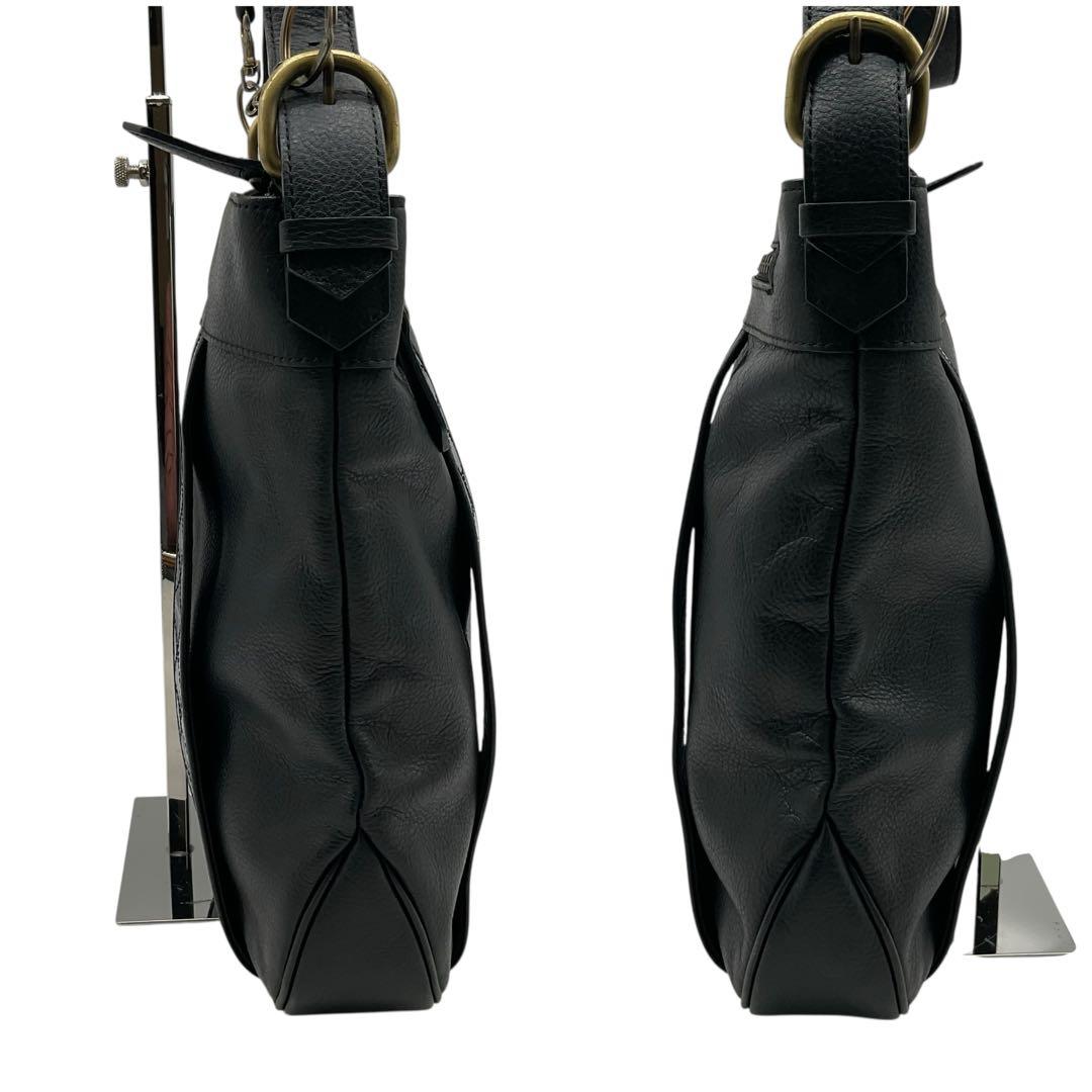 美品 バーバリー ワンショルダーバッグ ベルト ノバチェック レザー ブラック