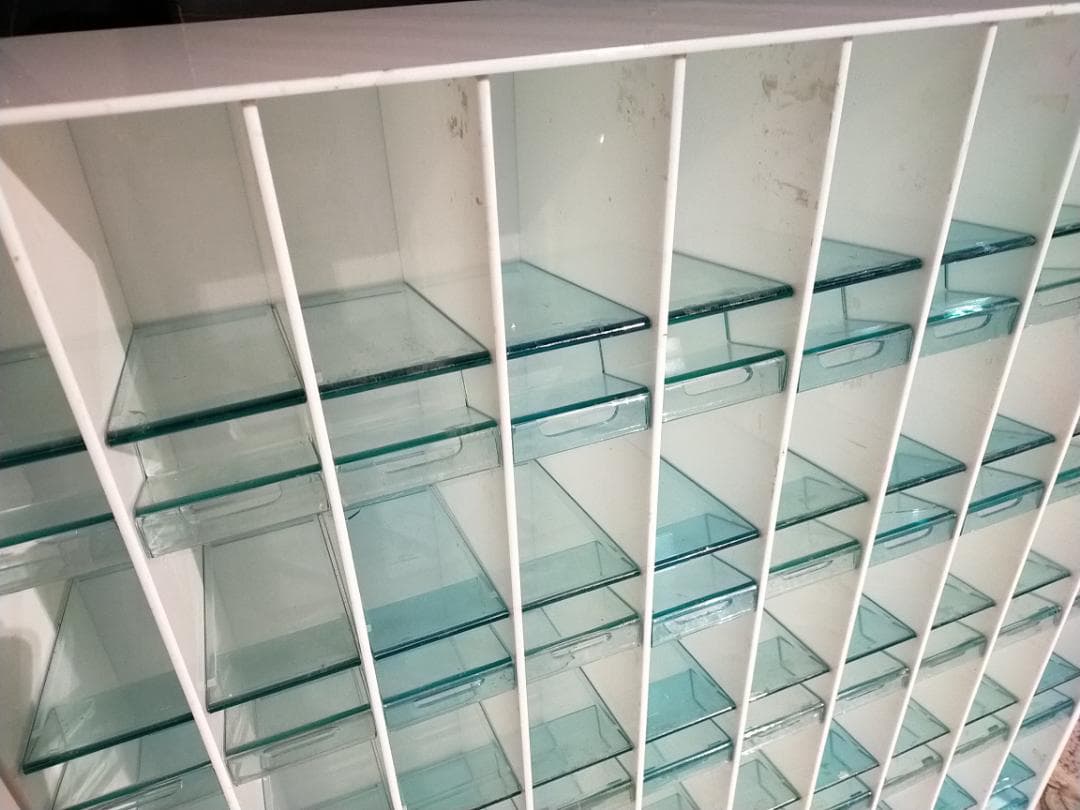 (引取り限定) 模型・フィギア☆アクリル ディスプレイ100☆展示☆コレクション