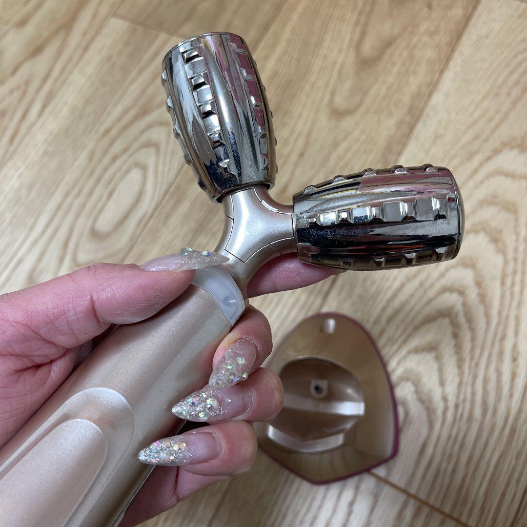 顔ハリをupする器械です。