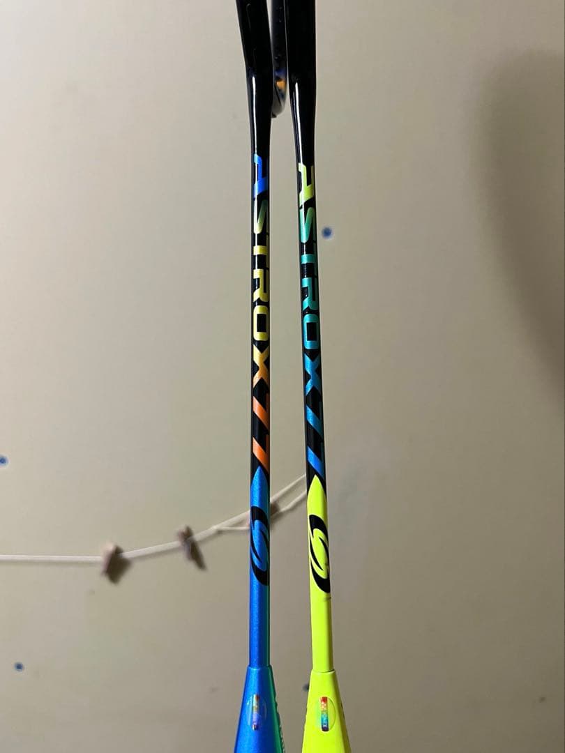 【廃盤品】YONEXアストロクス77バドミントンラケット2本