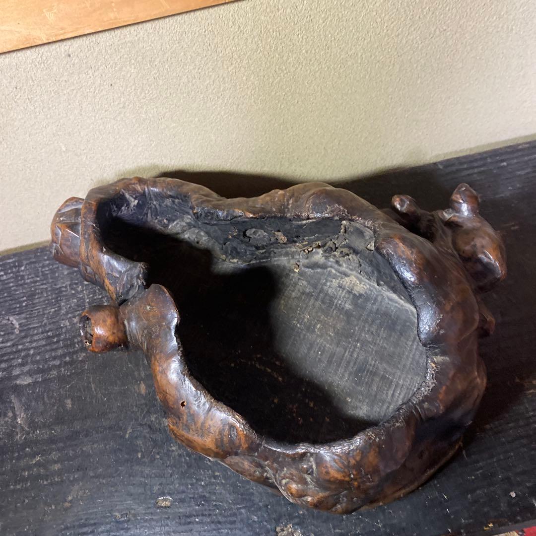 木の根ひょっこり猫　煙草盆