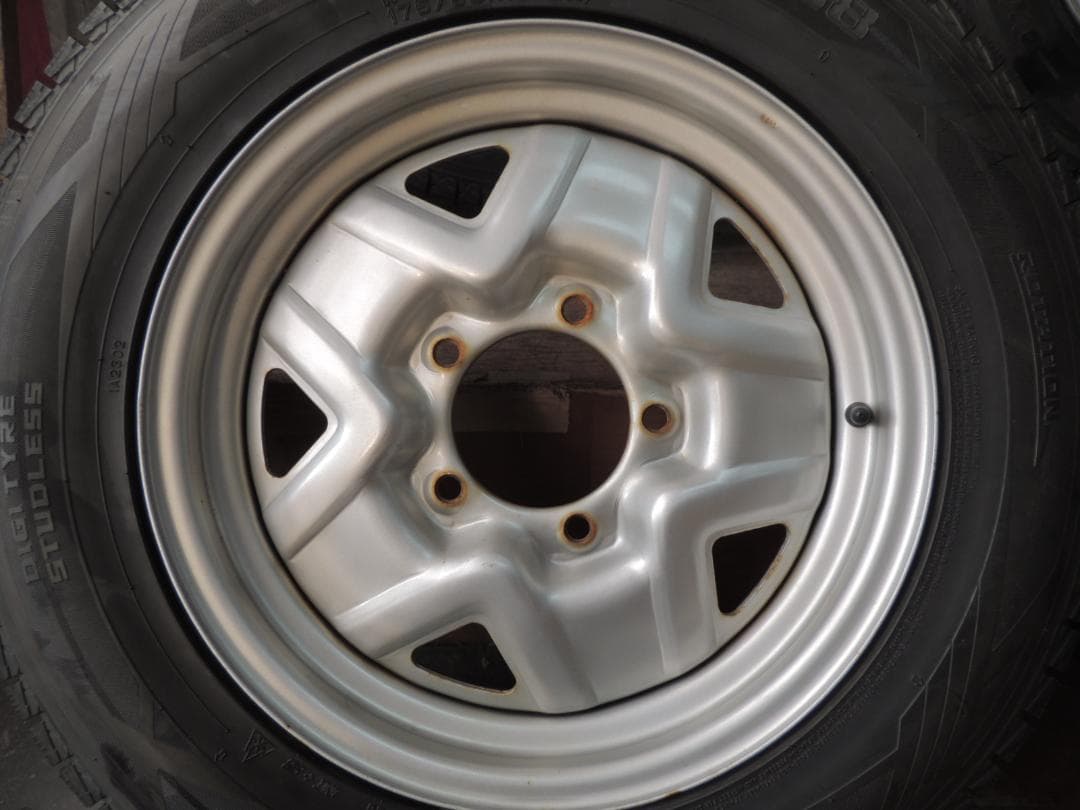 A30　175/80R16　ダンロップ　スタッドレス4本　バリ溝　ジムニー　サビ