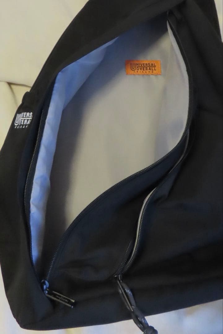 ユニバーサルオーバーオール　ボディバッグ　ワンショルダーバッグ　ブラック