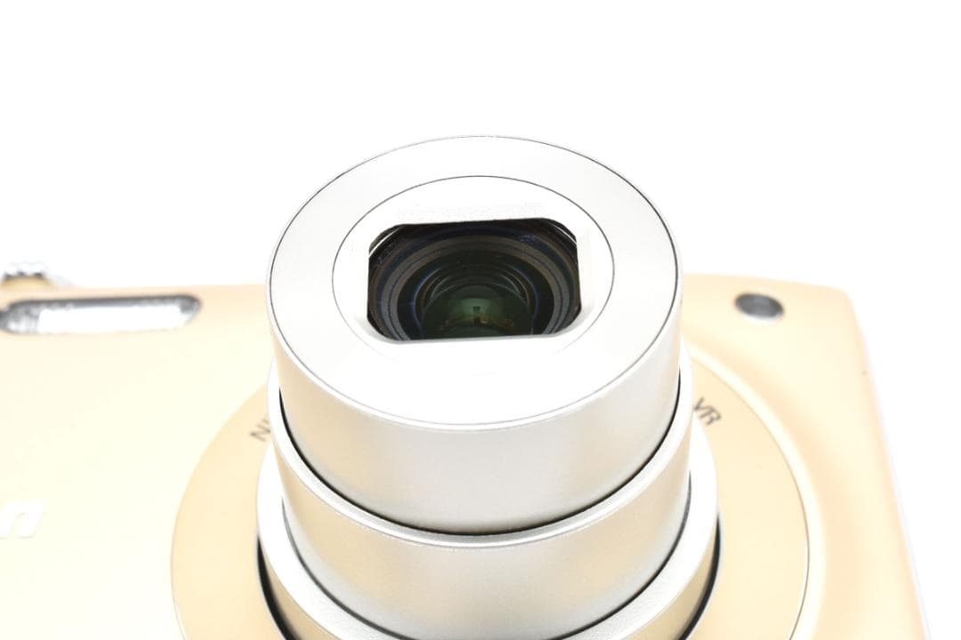 《 美品 》　ニコン　Nikon COOLPIX S3300 ゴールド