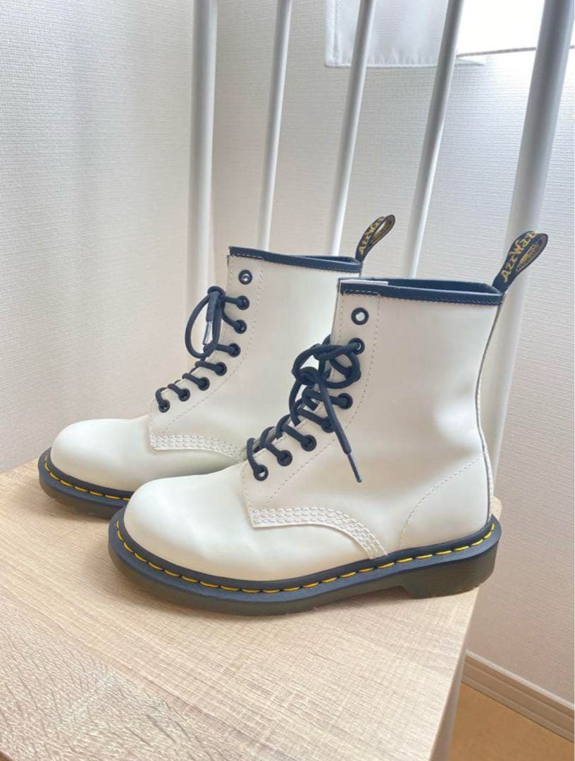ドクターマーチンUK4 8ホール 白