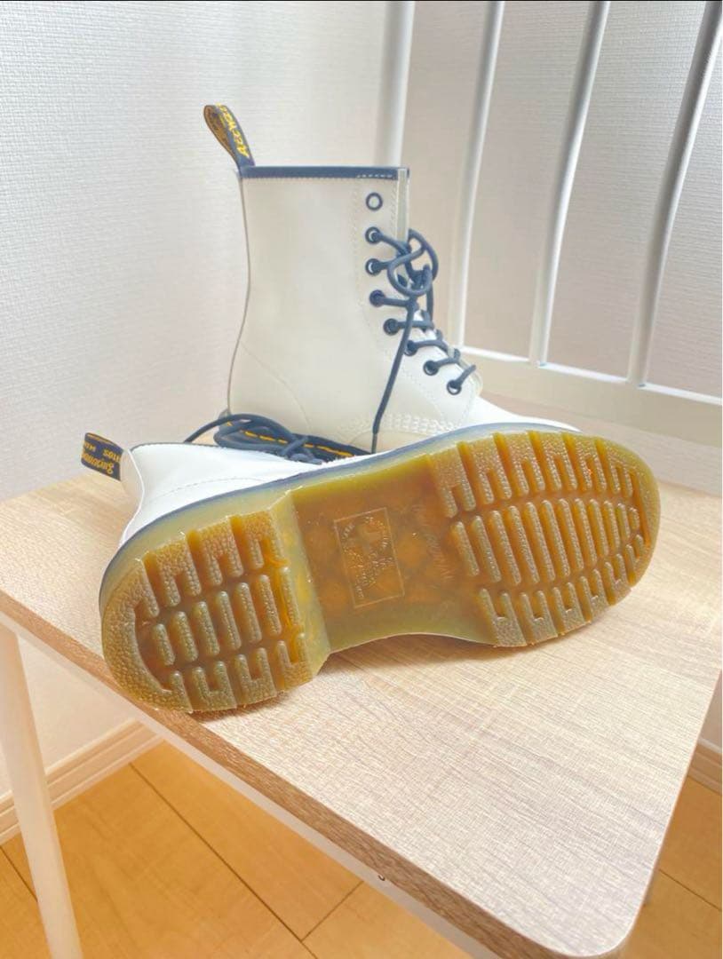 ドクターマーチンUK4 8ホール 白