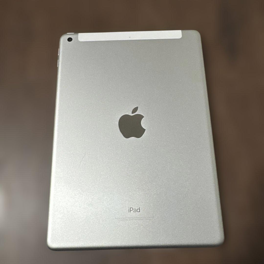 iPad 第5世代　Wi-fi+Cellularモデル