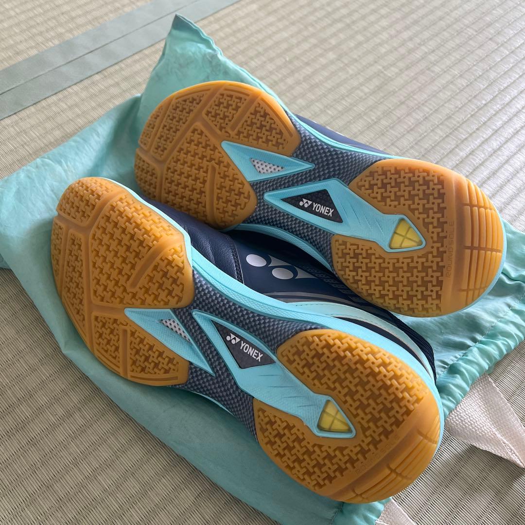 ヨネックスバドミントンシューズ パワークッション65Zスリム 28cm 値下げ！