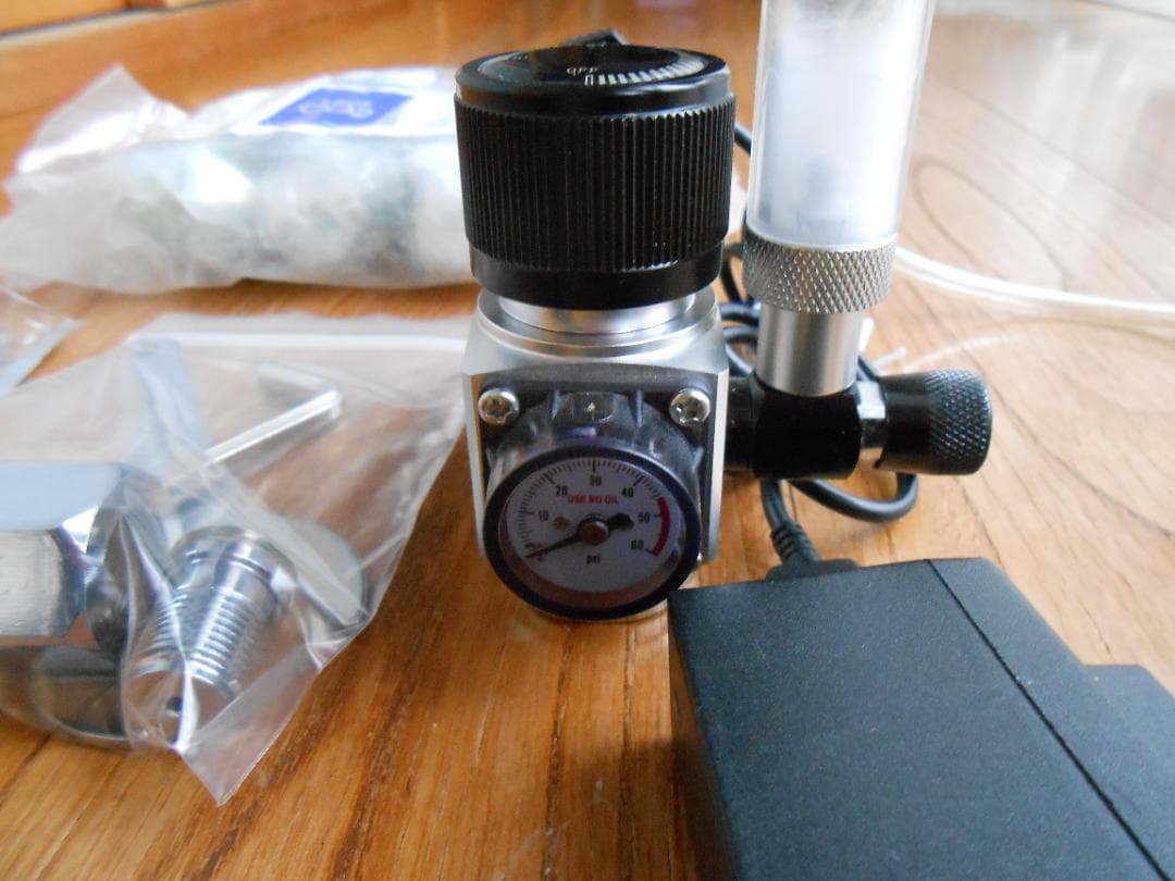 ハルデザイン　CO2レギュレーター　R4000-LS CO2ディフューザー付き