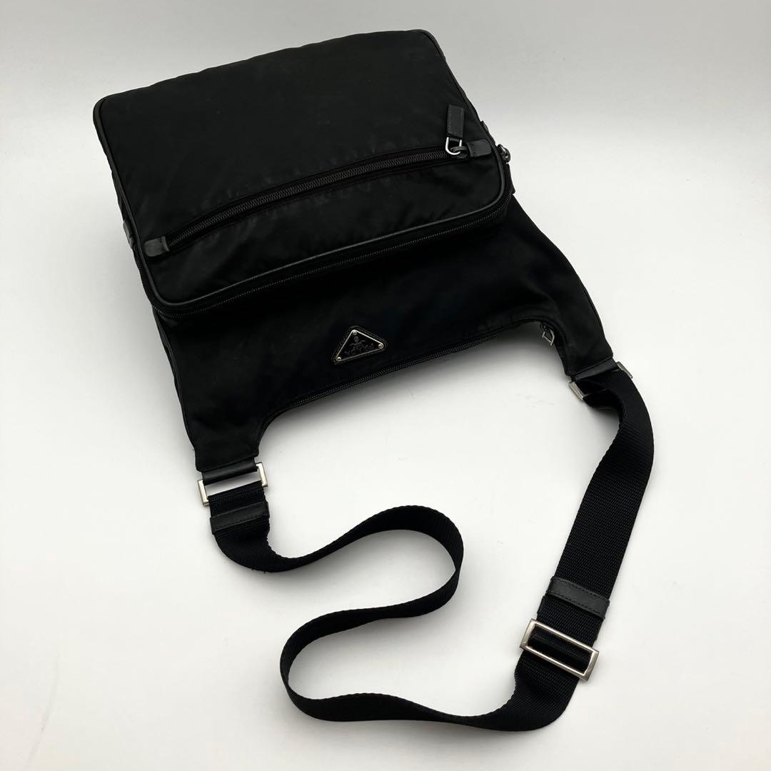 PRADA プラダ ショルダーバッグ　三角ロゴ　テスートナイロン　ブラック