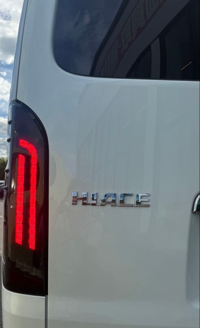 ハイエース ヴァレンティジュエルLEDテール REVOエムテクノ VALENTI