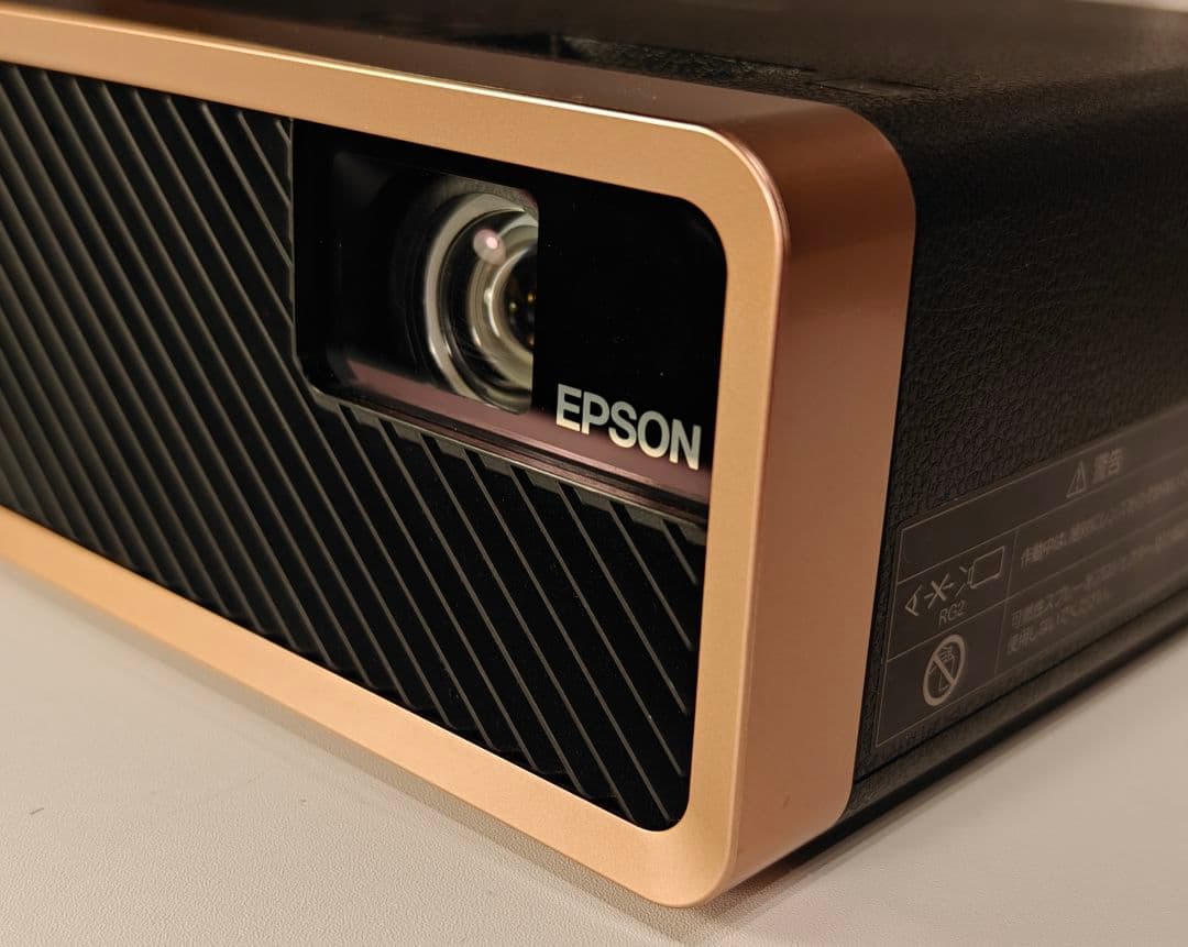 エプソン EF-100B ホームプロジェクター レーザー光源 ブラック 動作良好