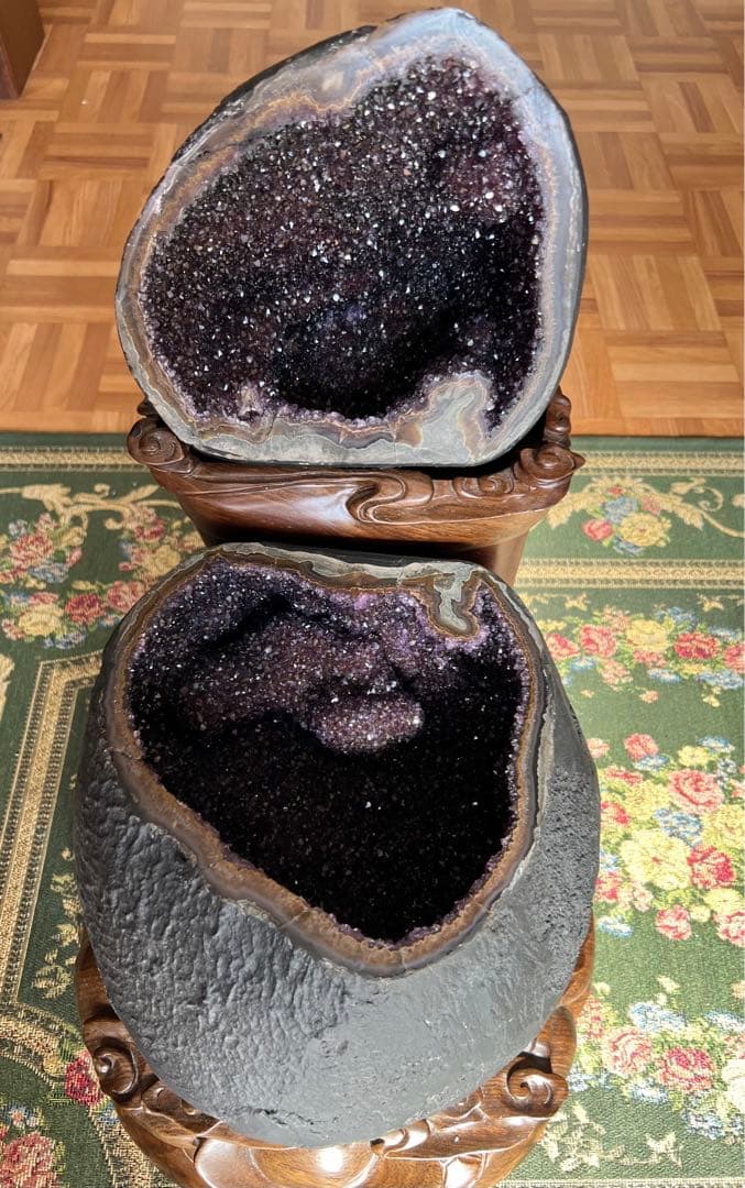 ✨超希少✨　最強パワーストーン　逸品一点物　ペア濃紫水晶ドーム　台座付き