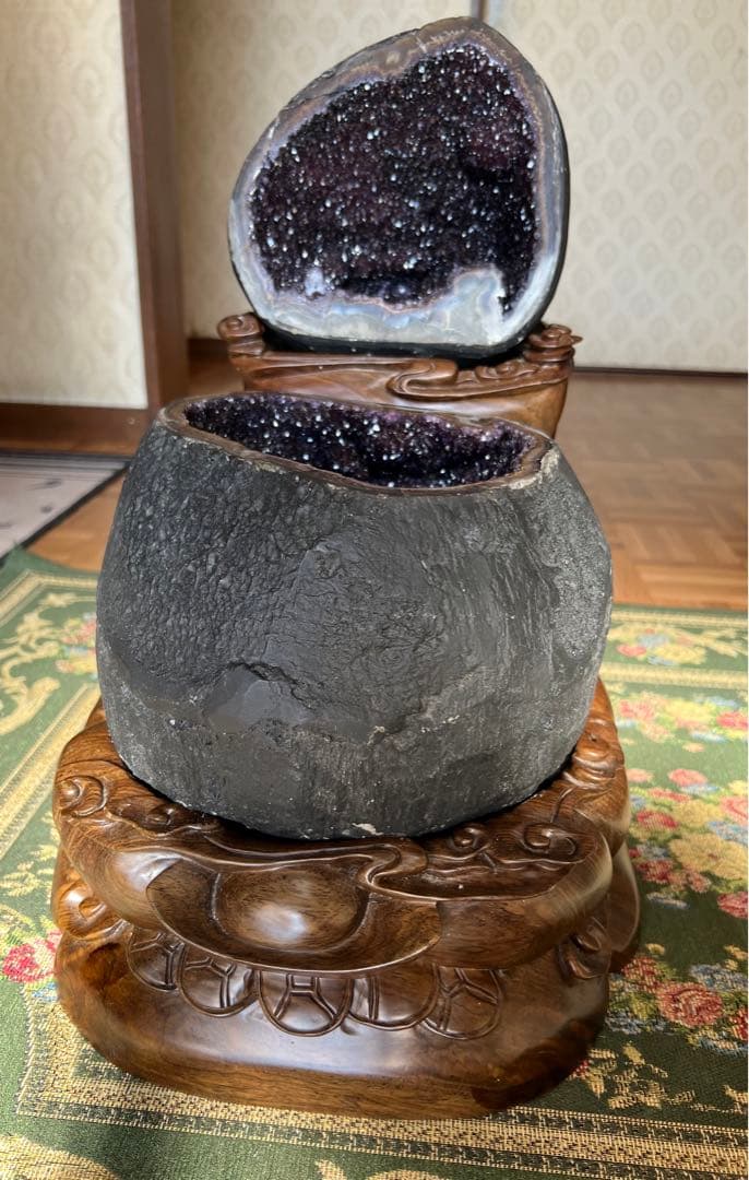 ✨超希少✨　最強パワーストーン　逸品一点物　ペア濃紫水晶ドーム　台座付き
