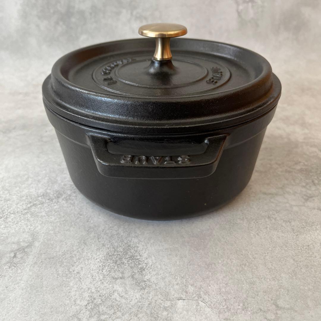美品 STAUB LA COCOTTE 18㎝ ストウブ ピコココットラウンド