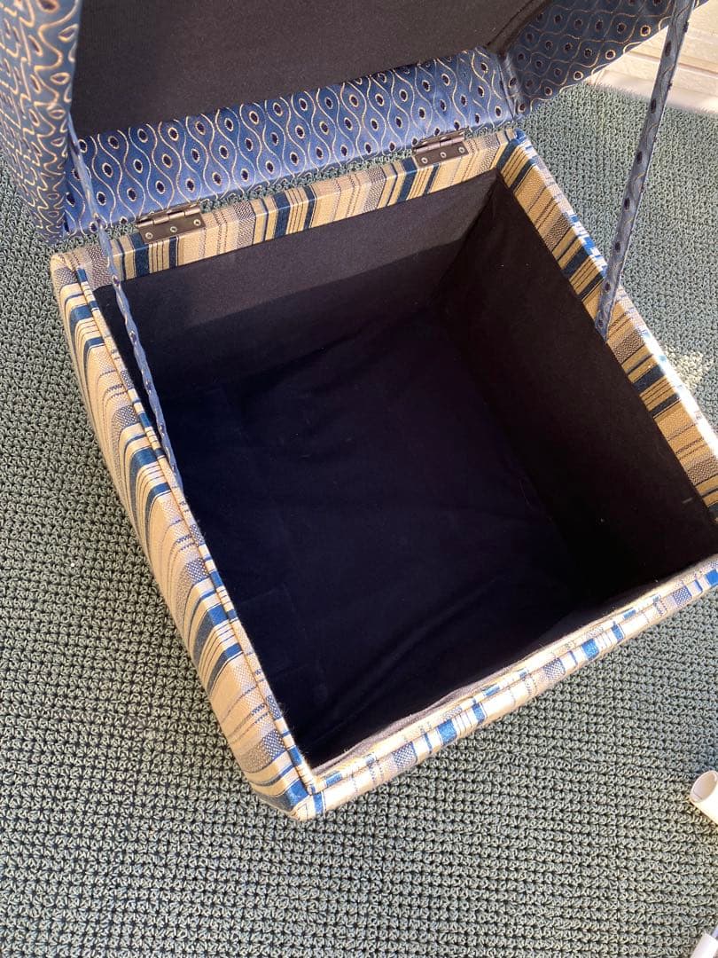 ジェニファーテイラー 収納付スツール＋フリンジクッション