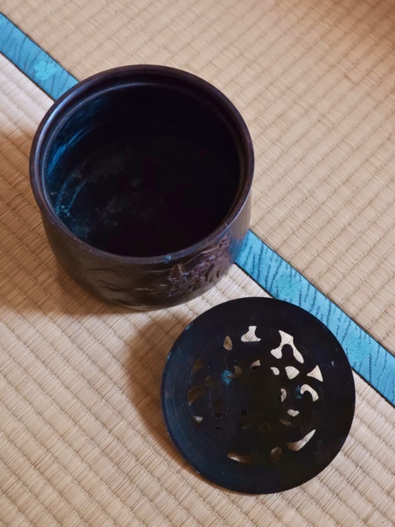 楼閣山水紋　霊芝摘蓋　建水　銅製　茶道具　佐渡銅器　重さ1900g　Q2331