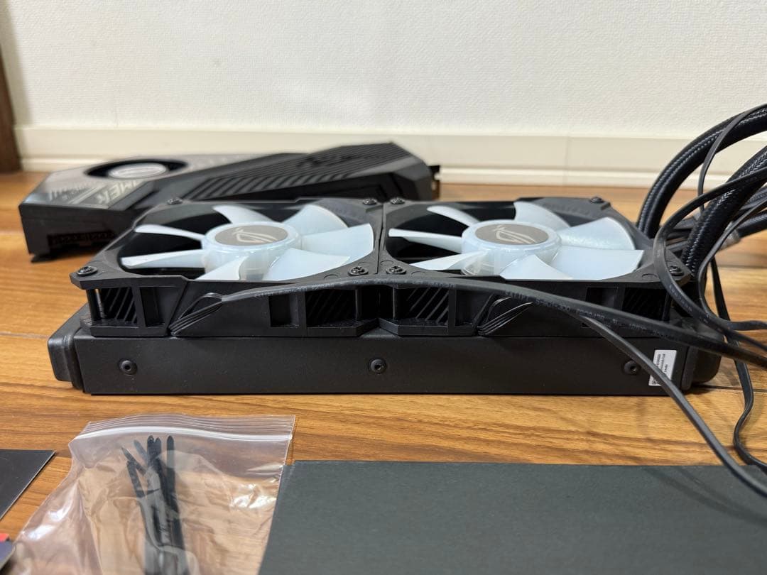 グラフィックボード・グラボ・ビデオカード ASUS ROG-STRIX-LC-RX6800XT-O16G-GAMING