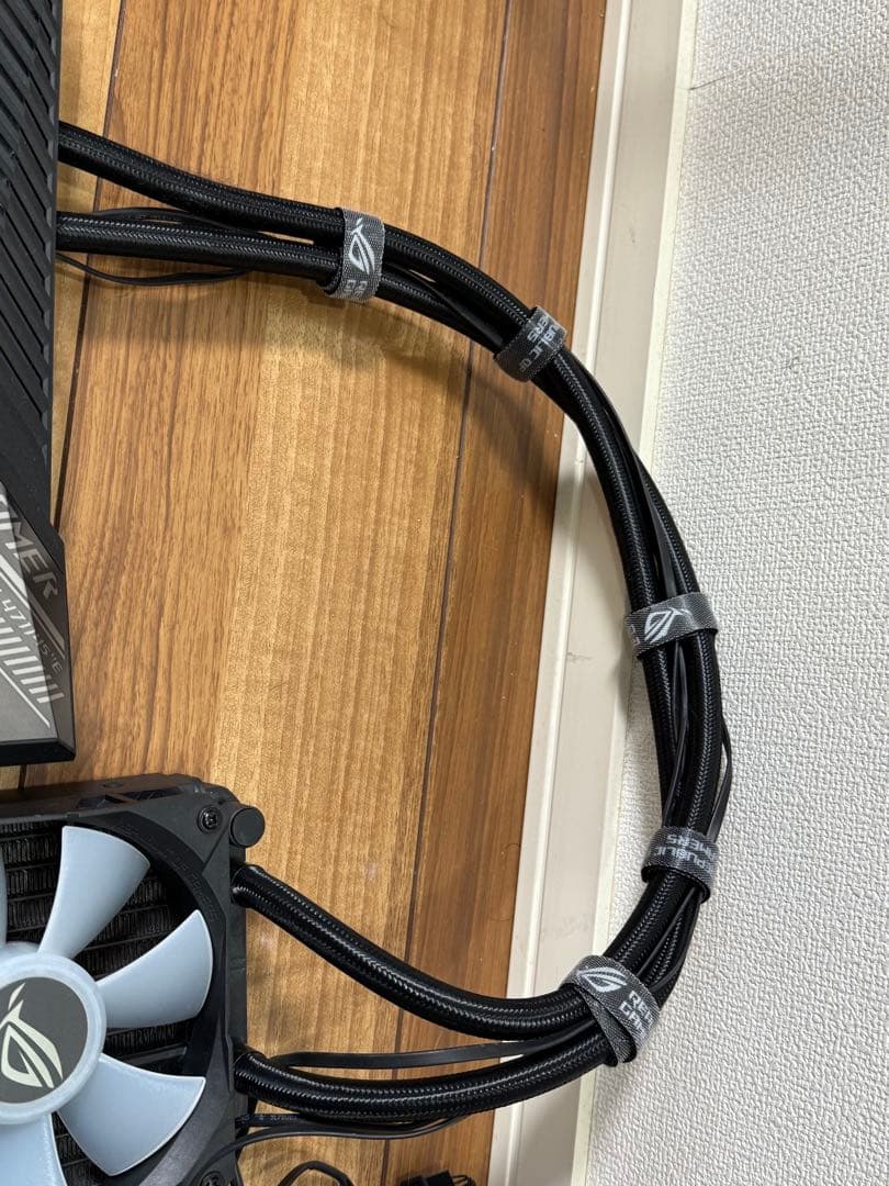 グラフィックボード・グラボ・ビデオカード ASUS ROG-STRIX-LC-RX6800XT-O16G-GAMING