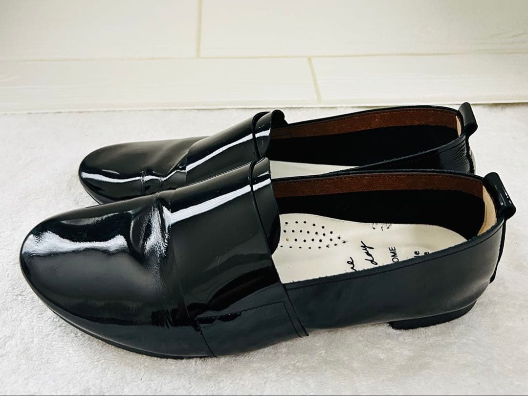 りんごりんご！OUR Emi ランブルダンス レザー スリッポン