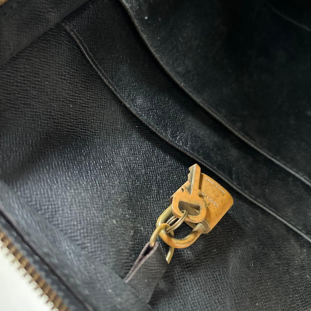 Louis Vuitton エピレザー ビジネスバッグ ブラック