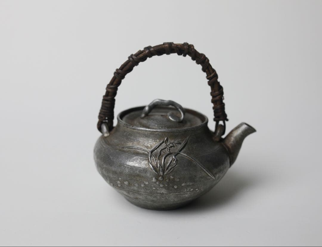 時代 古錫製 銘あり 香山？ 急須 霊知と蘭 細工 茶器 茶道具