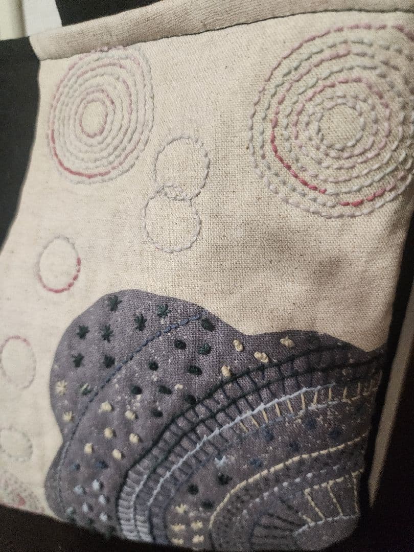 ★★★新作　エチノ生地に豪華な一点物のバッグ　個性的　センソユニコ慈雨等