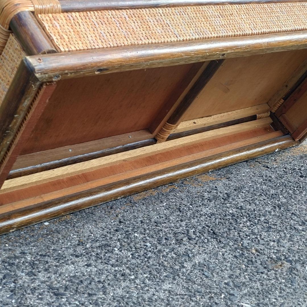 ラタンの飾り棚　籐家具