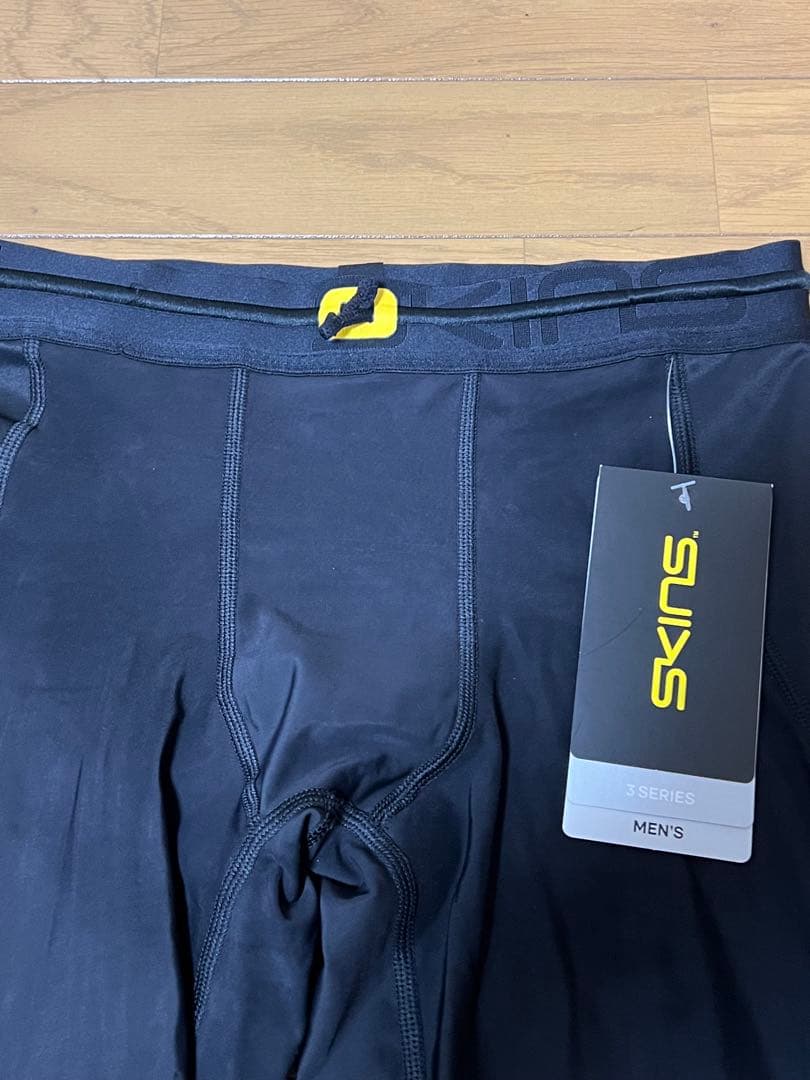 SKINS 3 SERIES メンズ タイツ ブラック　Mサイズ