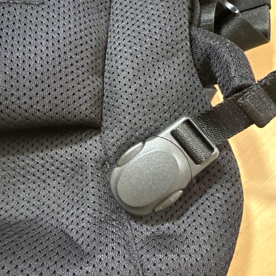 ピトレスク ベビーキャリア ファースト　ブラック　 抱っこ紐