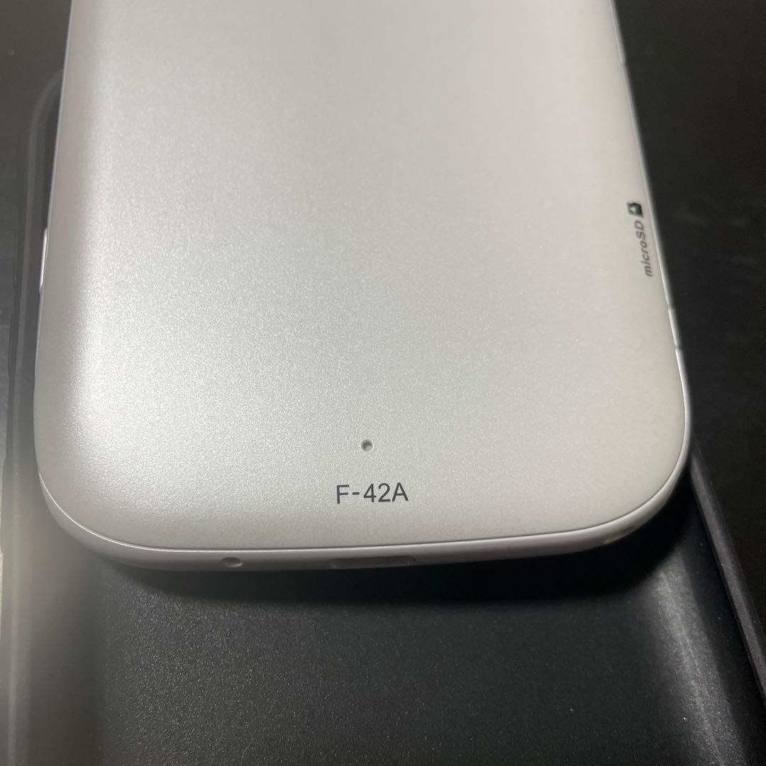 らくらくスマートフォン F-42A 本体