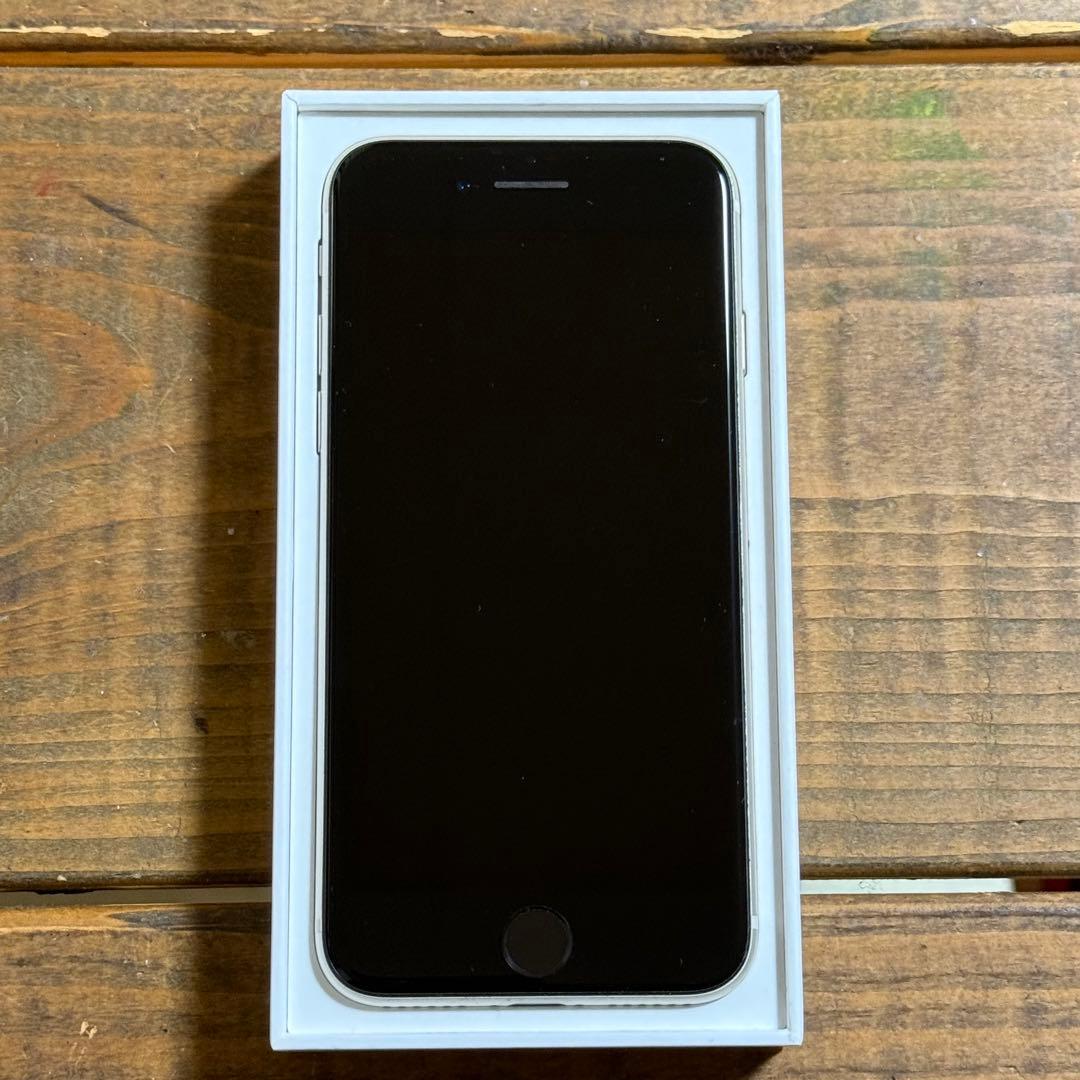 iPhoneSE3 バッテリー75% SIMフリー 64GB スターライト