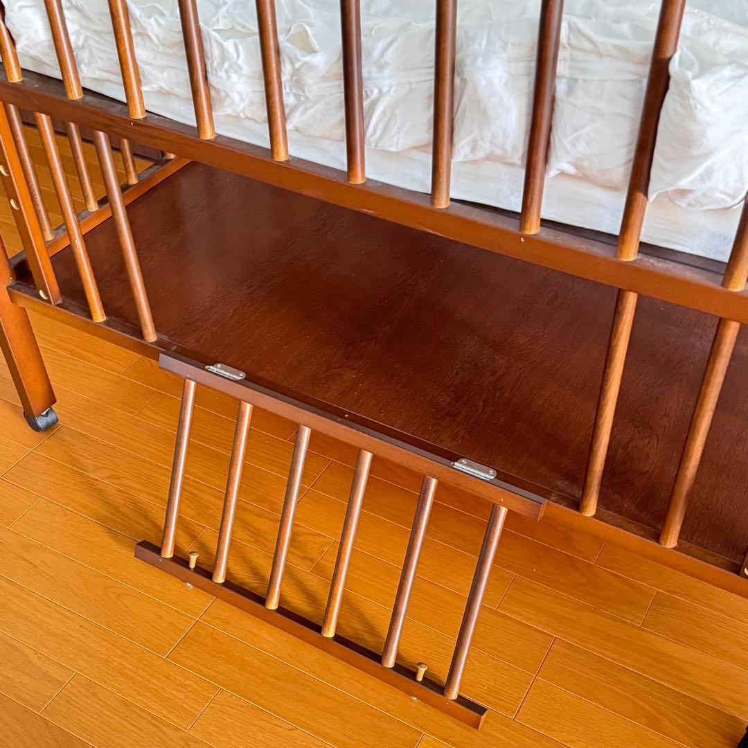 専用　自家用車でお届け　木製ベビーベッド 西川　 羽毛布団付　澤田工業