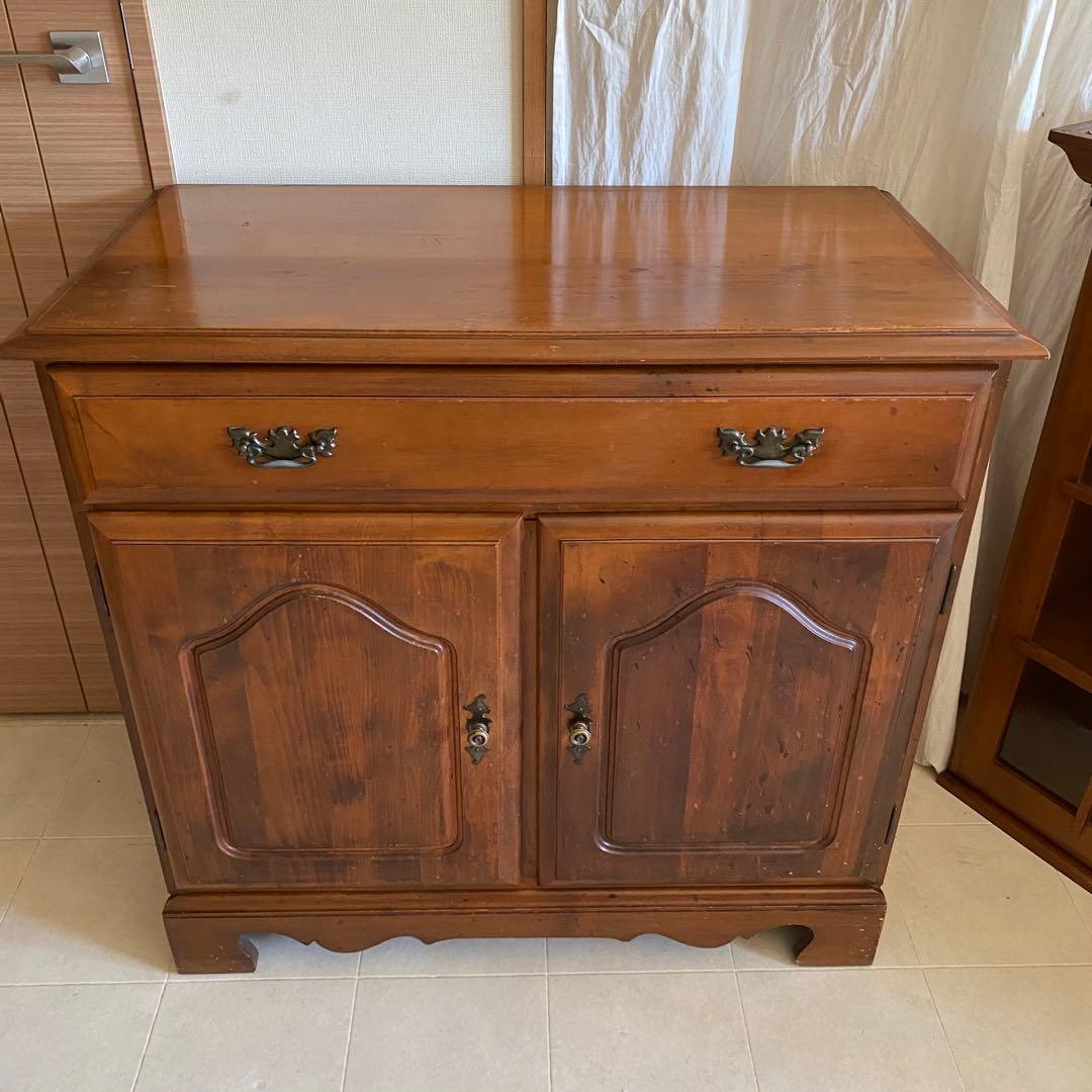 アンティーク　キャビネット　カップボード　シェルフ　食器棚　アメリカ製　北欧