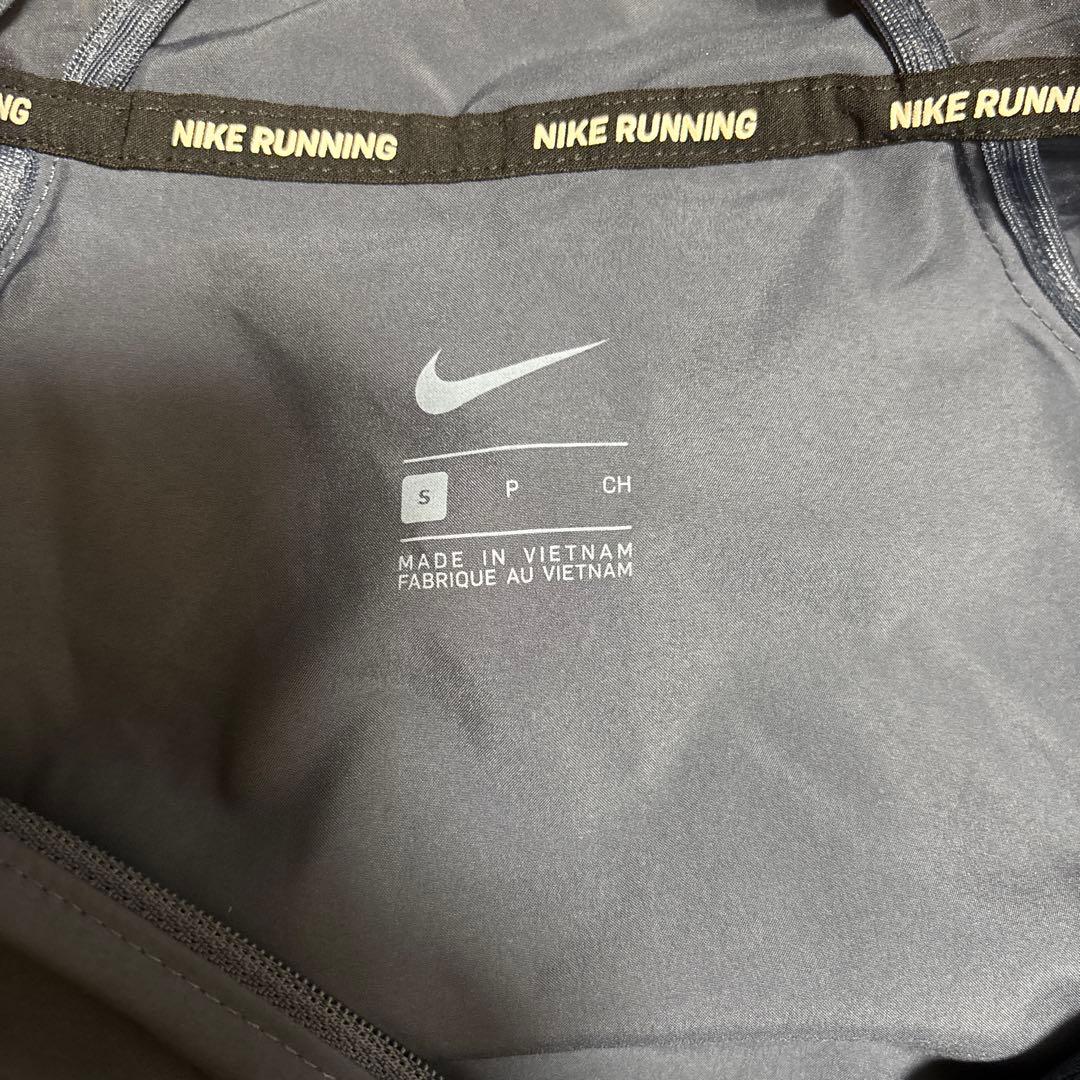 NIKE ナイキ エッセンシャル フラッシュ フーディ リフレクティブジャケット