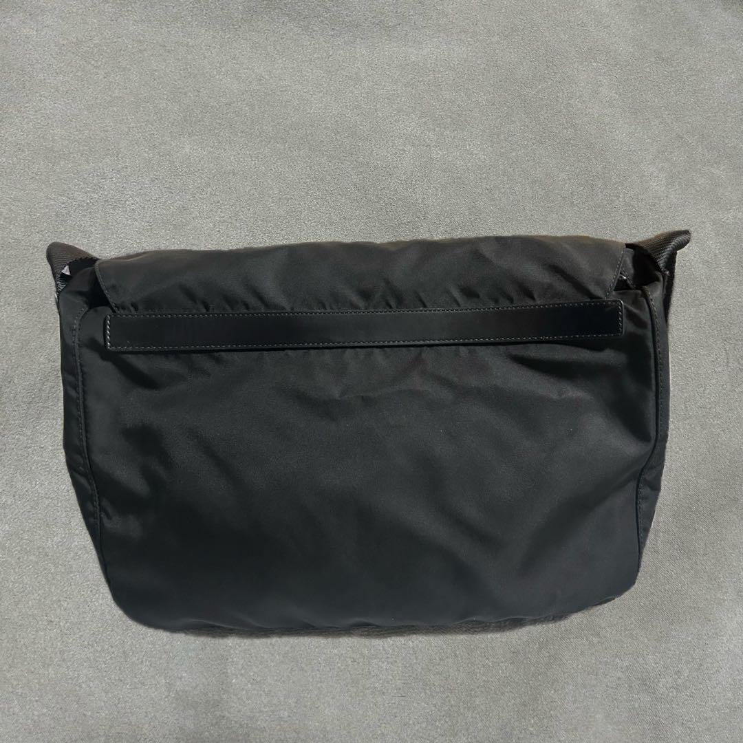 【美品】プラダ テスート ショルダーバッグ メッセンジャー 斜め掛け ナイロン