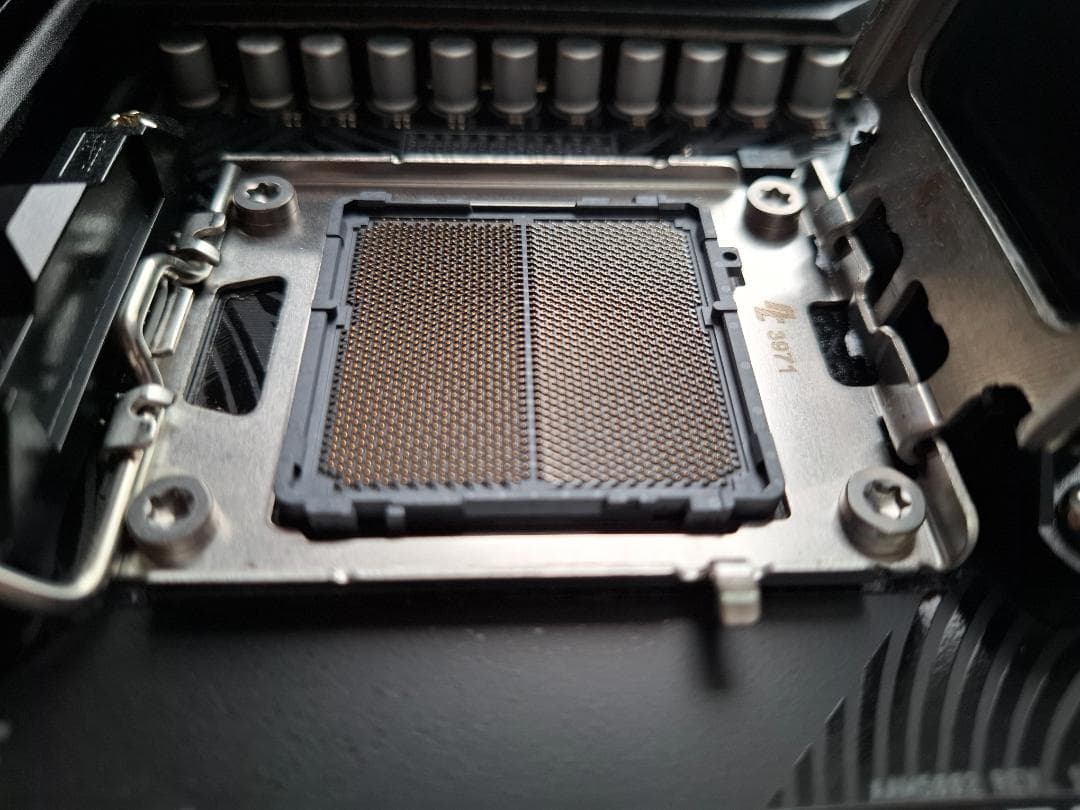 CPU Ryzen 7 7700X + ASRock B650M PG Riptide