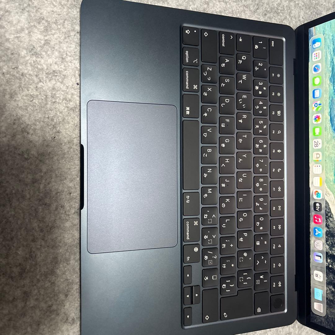 【美品】MacBookAir M2 13インチ 8GB 256GBミッドナイト