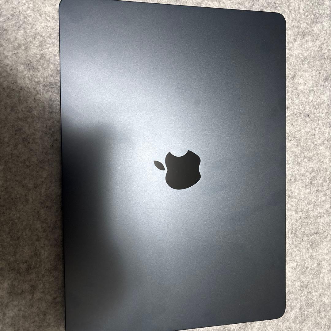 【美品】MacBookAir M2 13インチ 8GB 256GBミッドナイト
